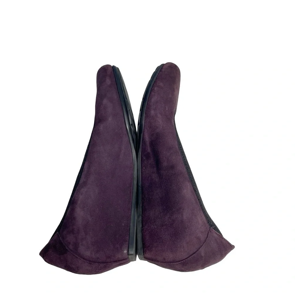 Pas de Rouge 215 hidden wedge Maryjane flat size 6 in suede eggplant/ plum color